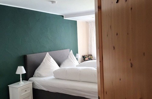 Dreislar House | Landgasthof Zum Burghof