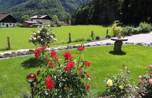 Golling an der Salzach Apartment | Landhaus Stockl - apartment /apartment, shower and bath, toilet, 2 bedrooms