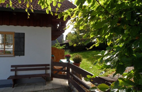 Irsengund Apartment | Landhaus Engelhardt a quiet, sunny location, mountain view Whg. 2, allergy free