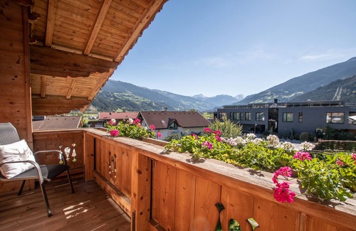 Uderns Apartment | Landhaus Linden Apartment Paula, apartment in a prime location right on the golf course