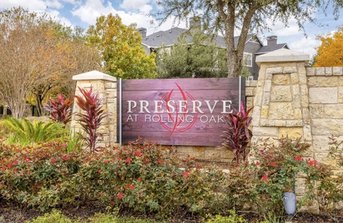 McNeil Apartment | Landing | Amazing 1BD, Gym, Pool