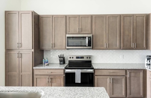 Wilmington Apartment | Landing | Amazing 1BD, Gym, Pool