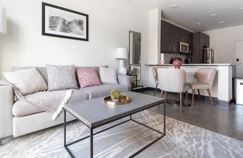 Downtown St. Louis Apartment | Landing at 11th & Spruce - 1 Bedroom in Downtown