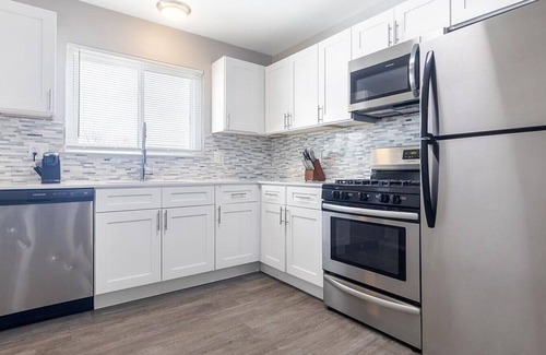 Ann Arbor Apartment | Landing at Arbor Haus - 1 Bedroom in Carpenter