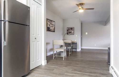Ann Arbor Apartment | Landing at Arbor Haus - 2 Bedrooms in Carpenter