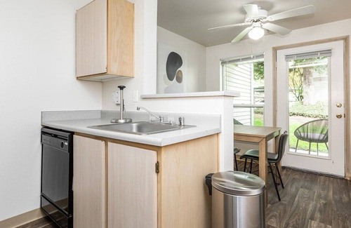 South Hill Apartment | Landing at Aspen Creek - 1 Bedroom in South Hill