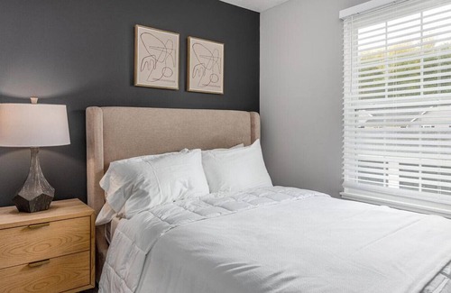 Lewis Center Apartment | Landing at Lake Club at Polaris - 2 Bedrooms in Downtown Columbus