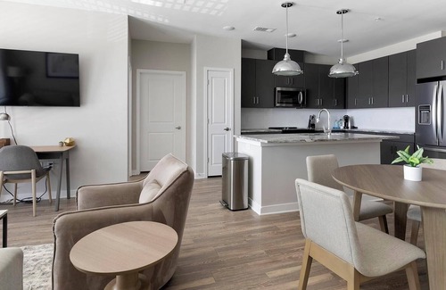 Huntsville Apartment | Landing at Laurel at Dry Creek - 2 Bedrooms in .