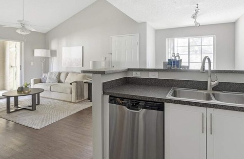 Survey Creek Apartment | Landing at St. Andrews at Palm Aire - 1 Bedroom in Downtown Pompano Beach