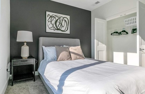 Blue Ash Apartment | Landing at The Approach at Summit Park - 3 Bedrooms in Downtown Blue Ash