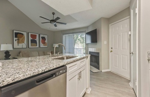 Church Street Apartment | Landing at The Hub at 934 - 1 Bedroom in Riverdale