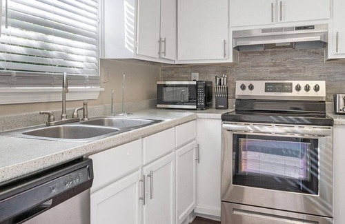 Ellenwood Apartment | Landing at The Park at London - 2 Bedrooms in Morrow