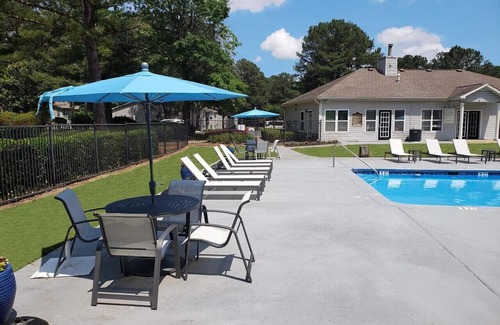 Ellenwood Apartment | Landing at The Park at London - 2 Bedrooms in Morrow