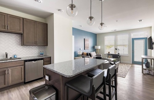 Wilmington Apartment | Landing at The Parker Leland - 2 Bedrooms in Do.