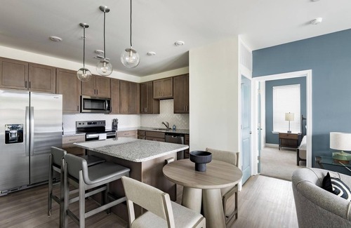 Wilmington Apartment | Landing at The Parker Leland - 2 Bedrooms in Do.