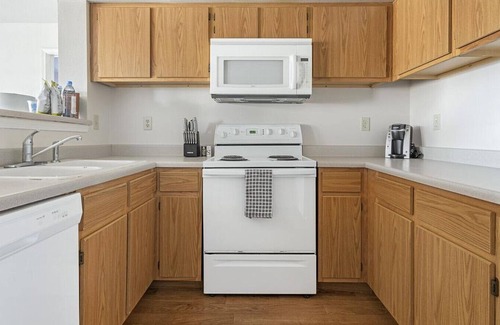 Greenwich Apartment | Landing at The Remington Apartments - 2 Bedrooms in Downtown Wichita