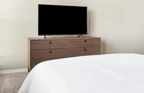 Las Colinas Apartment | Landing at The Station at MacArthur - 1 Bedroom in Las Colinas