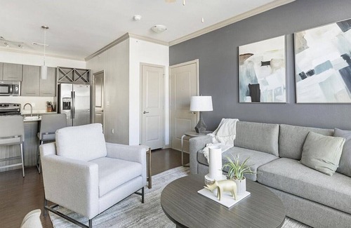 Wetmore Apartment | Landing at The View at Crown Ridge - 1 Bedroom in Northwest Side