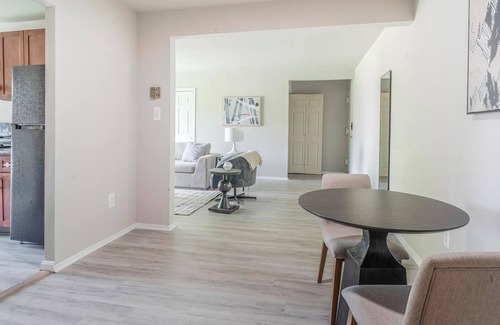 Greenbelt Apartment | Landing | Beautiful 1BD, Gym, Pool