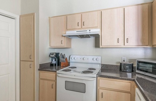 Southbelt/Ellington Apartment | Landing | Chic 2BD, Gym, Clubhouse