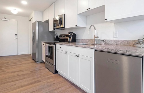 Greektown Historic District Apartment | Landing | Chic Studio, Gym, Clubhouse