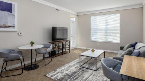 Lewis Center Apartment | Landing Modern Apartment with Amazing Amenities (ID4409X99)