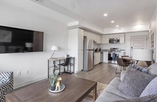 North Mountain Apartment | Landing | Spectacular 2BD, Pool, Gym
