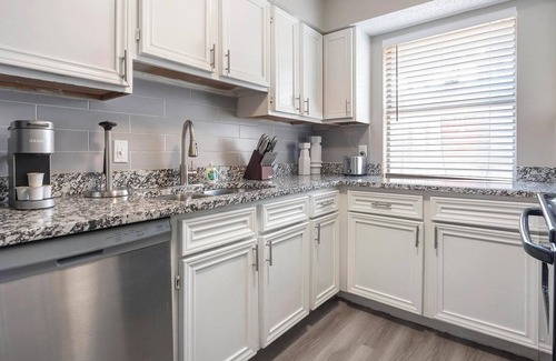 Southside Apartment | Landing | Stunning 2BD, Clubhouse, Gym