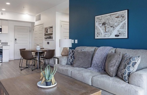 North Mountain Apartment | Landing | Stunning 2BD, Pool, Gym
