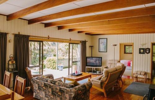 Penzance Bay House | Lanza Retreat - Penzance Bay, Tennyson Inlet Home