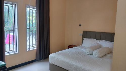 Tomia Island House | LaPrasmi Hotel