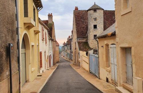 La Charite-sur-Loire Apartment | LARBRENVILLE Gîtes citadins en centre-ville historique