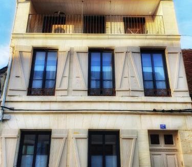 La Charite-sur-Loire Apartment | LARBRENVILLE Gîtes citadins en centre-ville historique