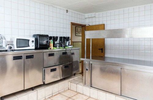 Ammeldingen bei Neuerburg House | Large group house, beautifully located in Eifel.