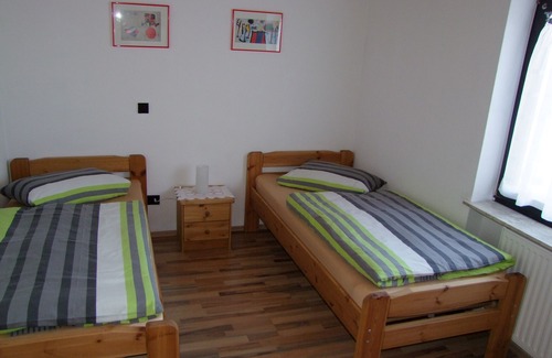Neustadt-Geinsheim Apartment | Large, sunny, quietly located apartment with a view of the Palatinate Forest