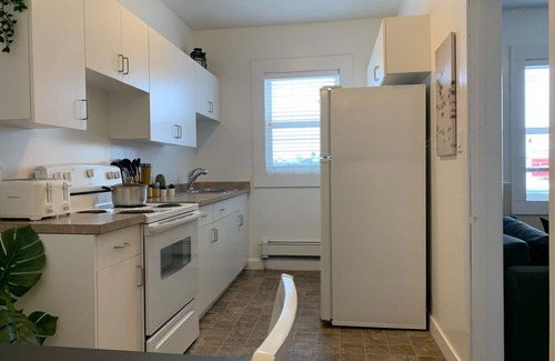 Moose Jaw Apartment | Large 1-Bdrm Condo, Downtown, WiFi & Smart TV ✨