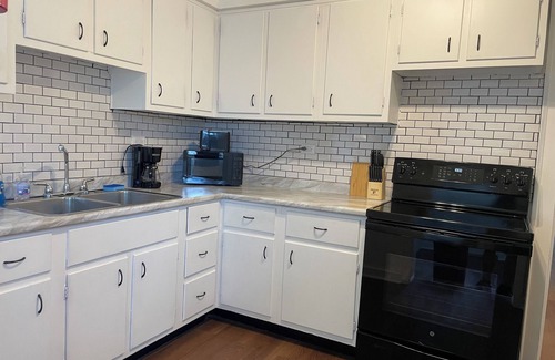 McKnight Apartment | Large 2-bedroom apartment/1 Bath in nice Pittsburgh with AC