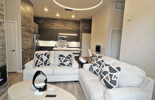 Grand View Estates House | Large 2 bedroom | Pool | Hot Tub