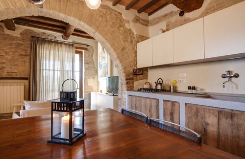 Marsciano Apartment | Large 2-room apartment with shared pool, Wi-Fi and air conditioning