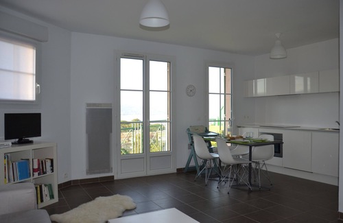 Sainte-Maxime Apartment | Large 2 rooms 47m2 magnificent sea view terrace wifi air conditioning garage beach 300m
