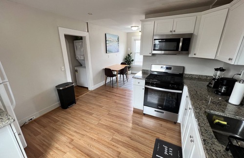 Southington Apartment | Large 2nd floor of duplex in town center