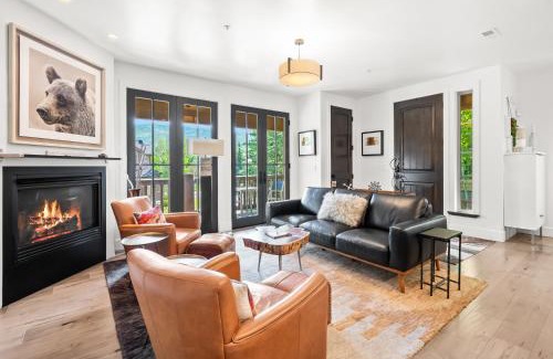 Canyon Links House | Large 3 BR - Sleep 8, Gourmet Kitchen, Beautiful Master, Large Balcony, Amazing Views!