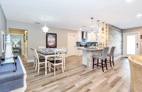 Santa Barbara Estates House | Large 4/3House - 7MIN WALK 2 BEACH!-Tiki, Heated Pool & Bikes Included