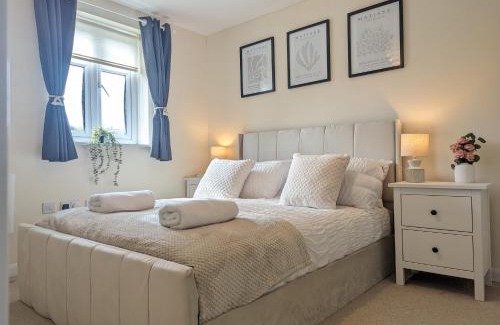 Vauxhall House | Large 4-bedrooms House Near Centre Free Parking