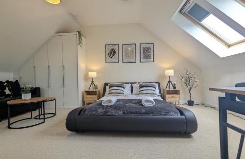 Vauxhall House | Large 4-bedrooms House Near Centre Free Parking