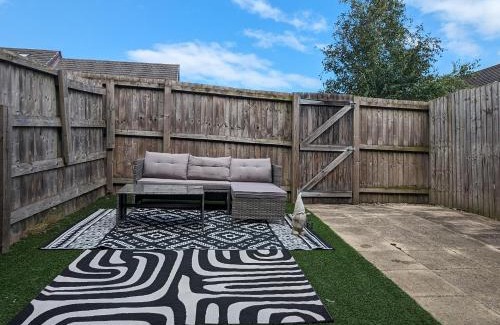 Vauxhall House | Large 4-bedrooms House Near Centre Free Parking