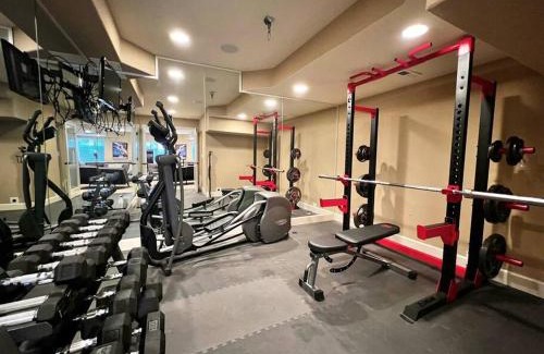 Castle Rock House | Large 5BR 4,5Bath Retreat - Gym - Games - Office - I-25