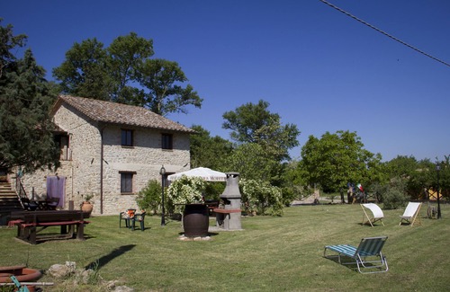 Piegaro Apartment | Large apartment in a cottage in the green countryside of Perugia