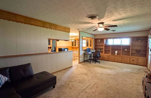 Baytown House | Large Baytown Home | 4BR, 2.5BA | Near Houston | Budget-Friendly