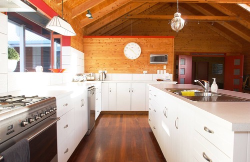 Takaka House | Large Beach Front Home